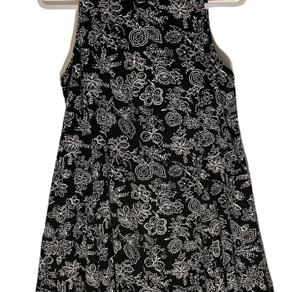 OLD NAVY DRESS SLEEVELESS - Picture 2 of 2